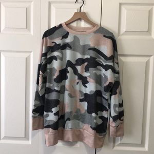 Woman’s XL camo print long-sleeve.